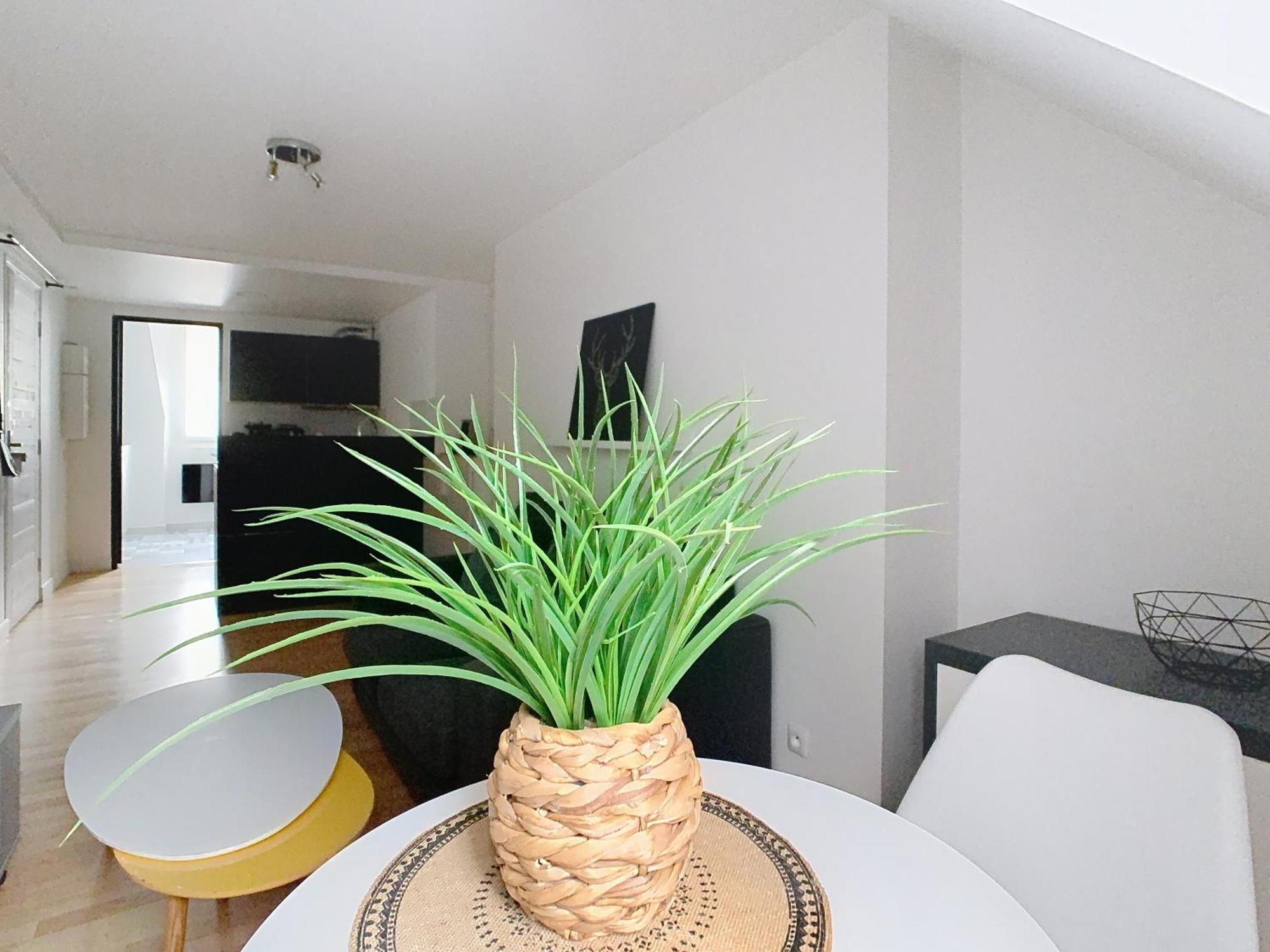 Le Briais Apartment เมอลัง ภายนอก รูปภาพ