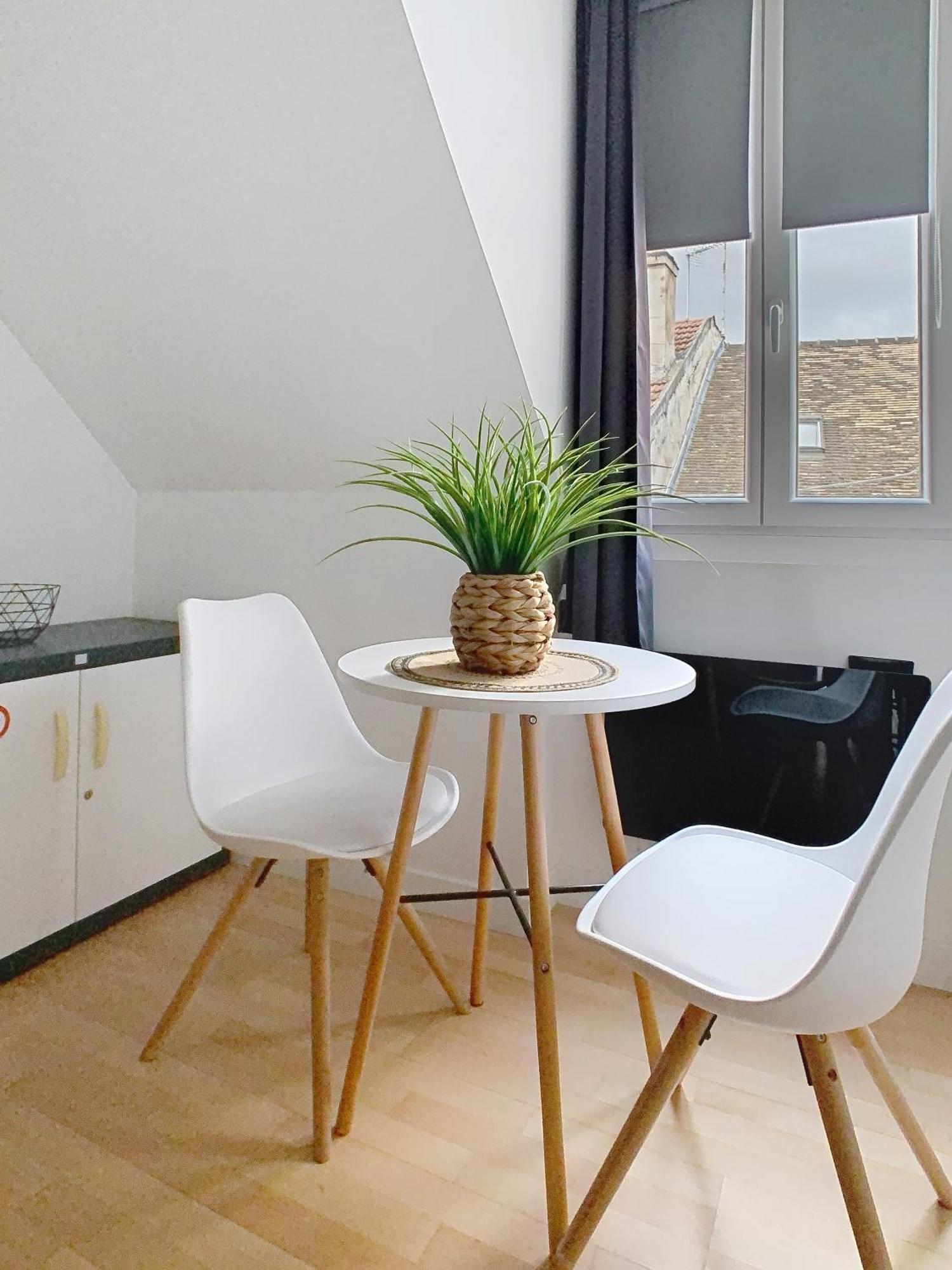 Le Briais Apartment เมอลัง ภายนอก รูปภาพ