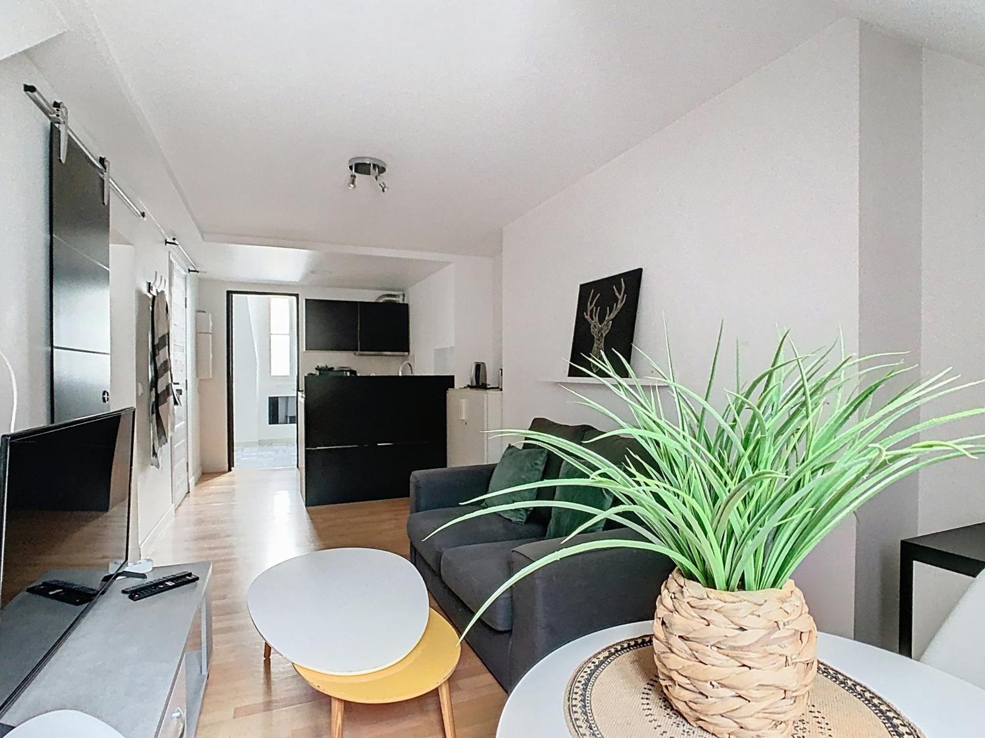Le Briais Apartment เมอลัง ภายนอก รูปภาพ
