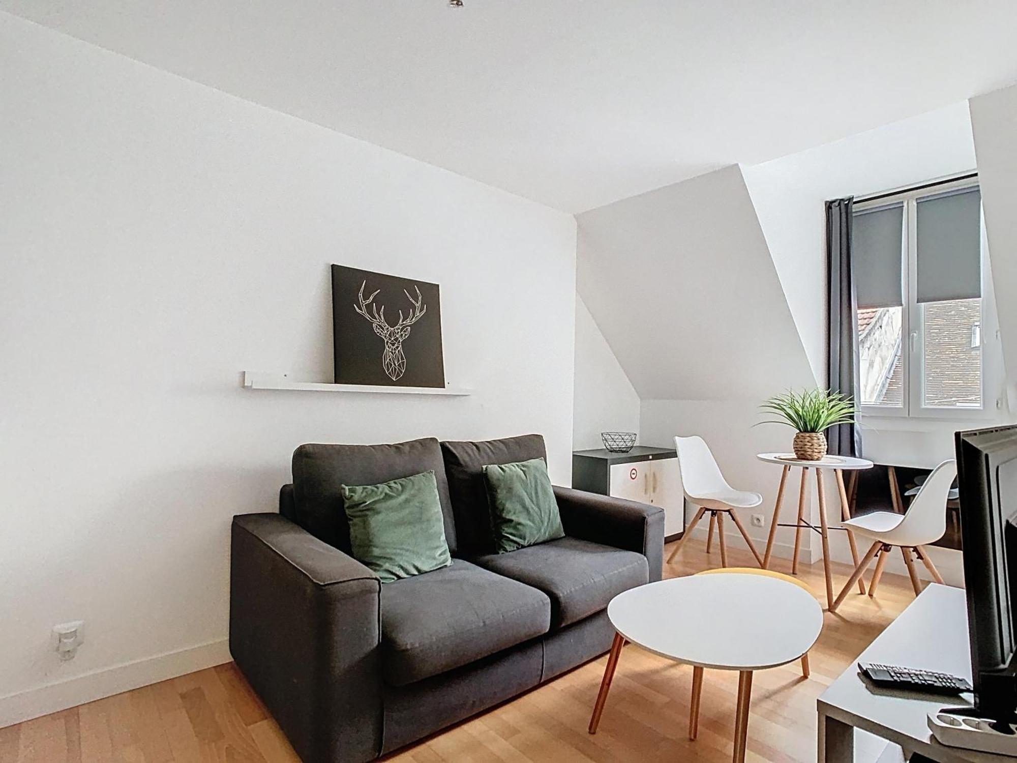 Le Briais Apartment เมอลัง ภายนอก รูปภาพ